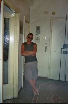 Public Photo of lookthatextends